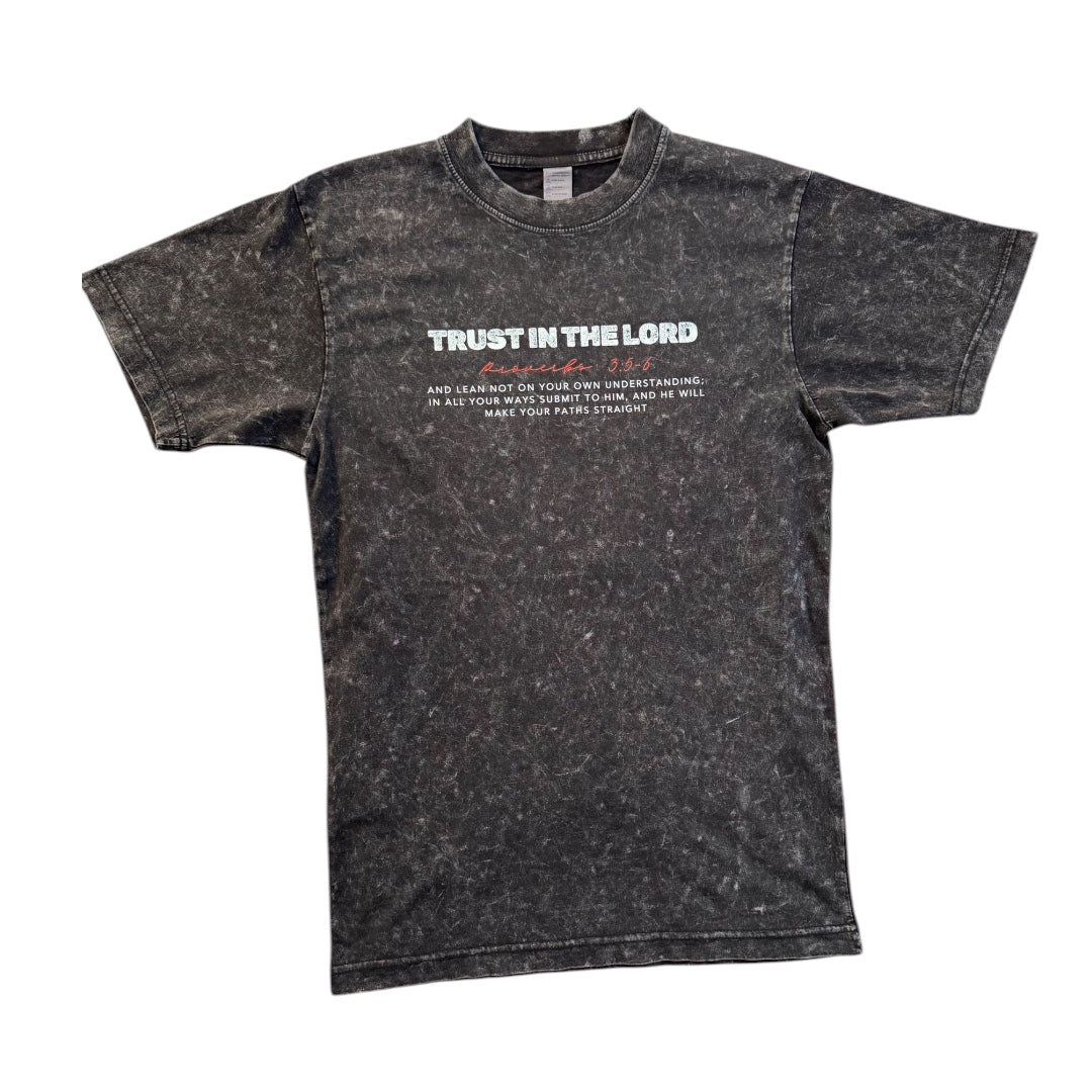 T-shirt | Trust in the Lord - Full Bible Verse (Red & White Lettering)